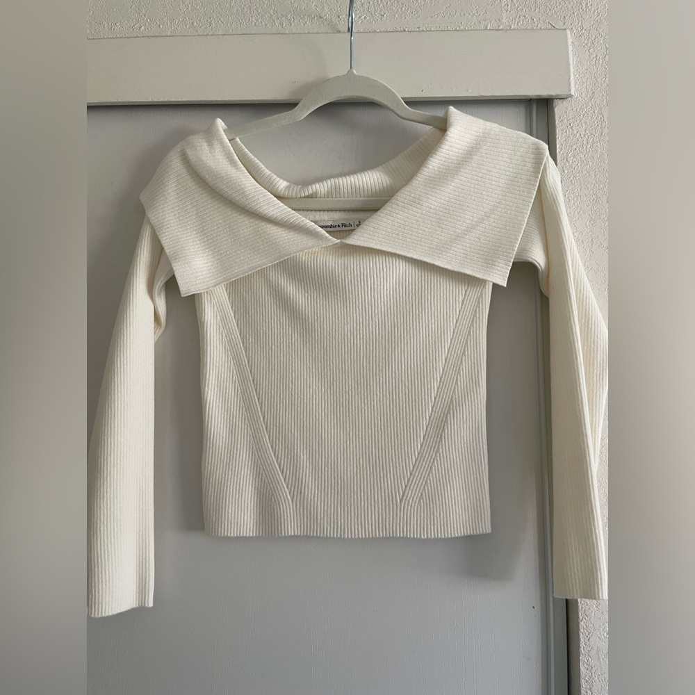 Off the shoulder Abercrombie top